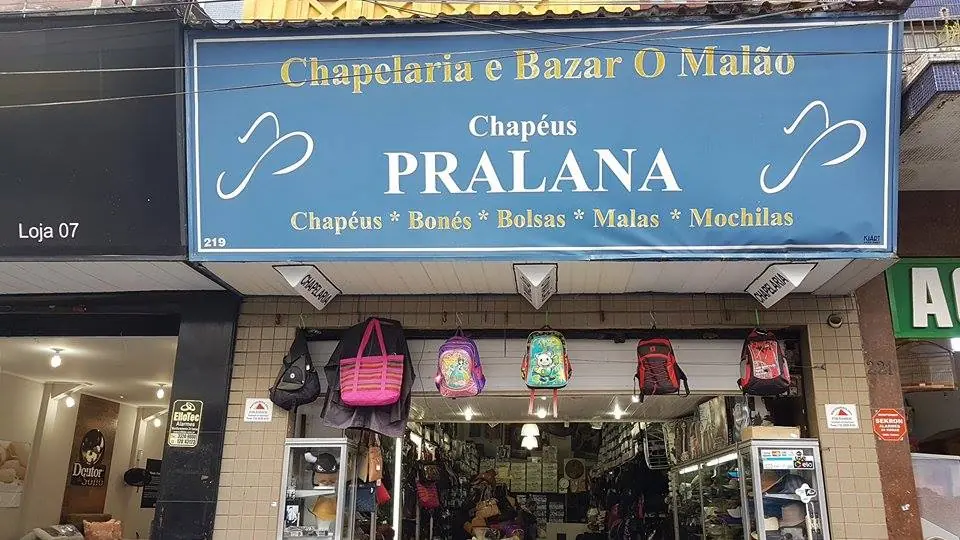 Fachada da Chapelaria e Bazar O Malão na Rua Amador Bueno, Centro de Santos